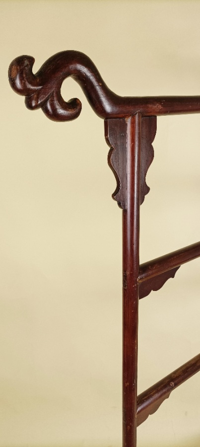 ueQdwnBd_An antique Chinese hardwood clothing rack (4).jpg